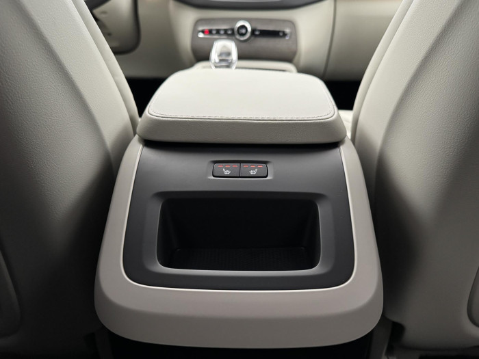 Volvo XC90 B5 AWD INSCRIPTION REZERVACE