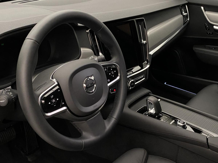 Volvo V90 B4 PLUS DARK AUT REZERVACE 2.0 Plus