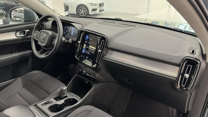 Volvo XC40 T2 MOMENTUM ADVANCED REZERVACE 1.5 Momentum