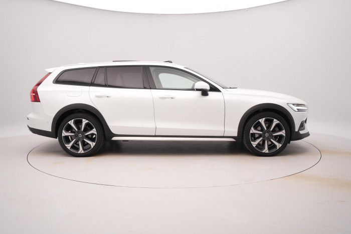 Volvo V60 CC B4 AWD ULTIMATE REZERVACE 2.0 CC CC