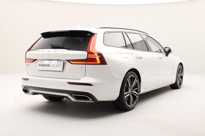 Volvo V60 T6 AWD RECHARGE REZERVACE