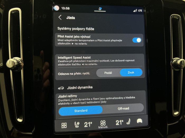 Volvo XC40 B3 DARK PLUS AUT