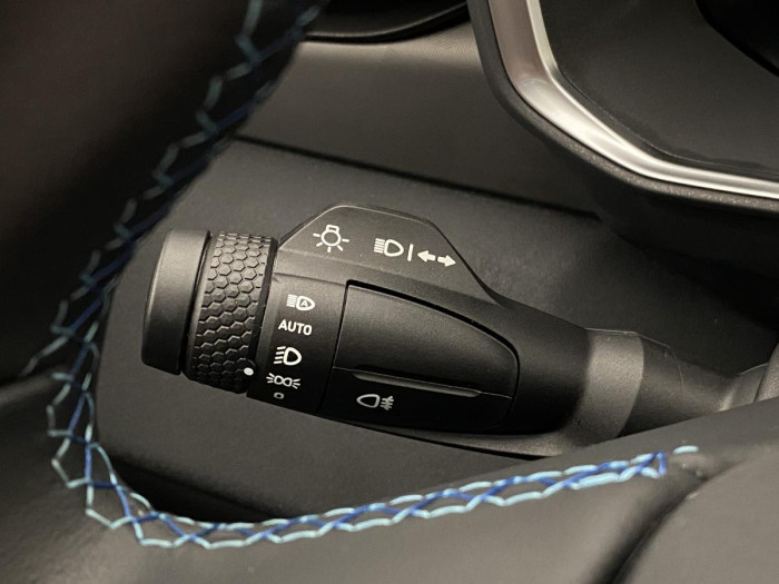 Lynk & Co 01 PHEV DCT AUT 1.maj. REZERVACE