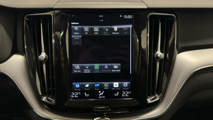 Volvo XC60 T6 AWD RECHARGE REZERVACE