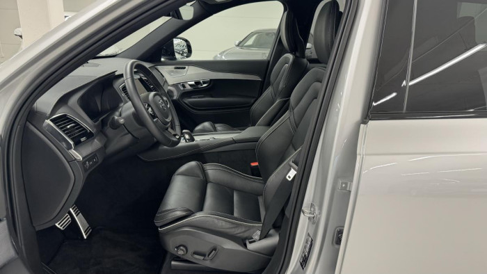 Volvo XC90 T8 AWD R-DESIGN REZERVACE