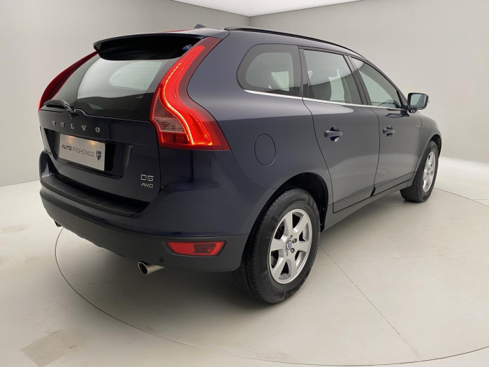 Volvo XC60 D5 AWD MOMENTUM REZERVACE 2.4 d Momentum