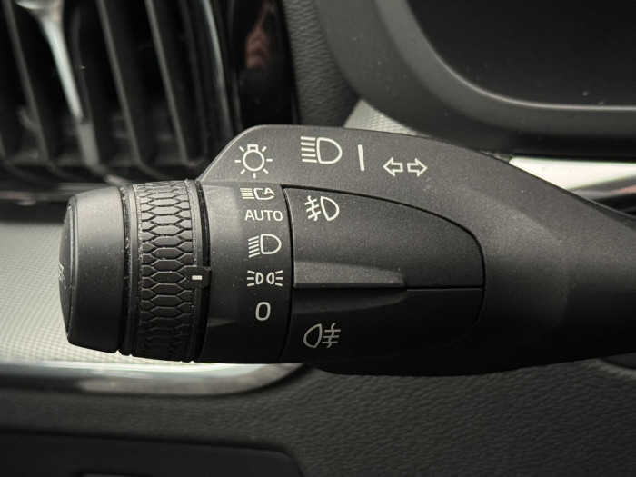 Volvo XC60 B4 AWD DARK PLUS AUT