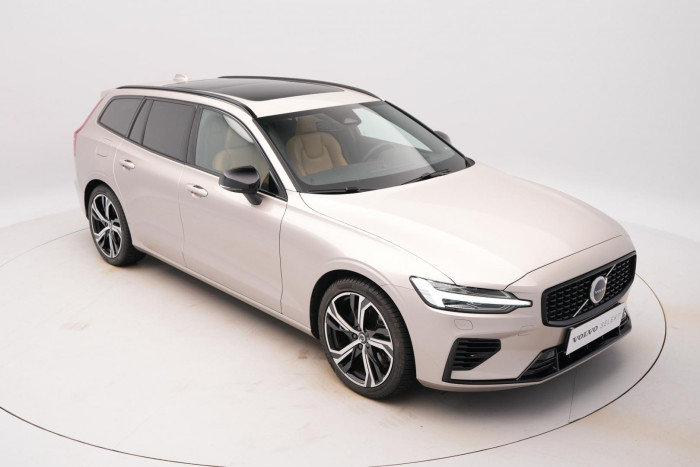 Volvo V60 T8 AWD RECHARGE REZERVACE