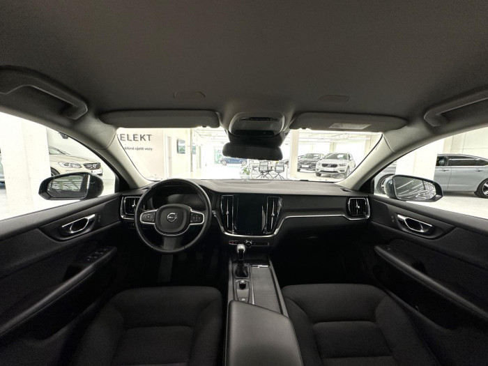 Volvo V60 D3 KINETIC NAVIGACE REZERVACE 2.0 d