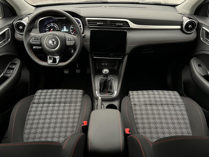 MG ZS ESSENTIAL PLUS 1.5 REZERVACE