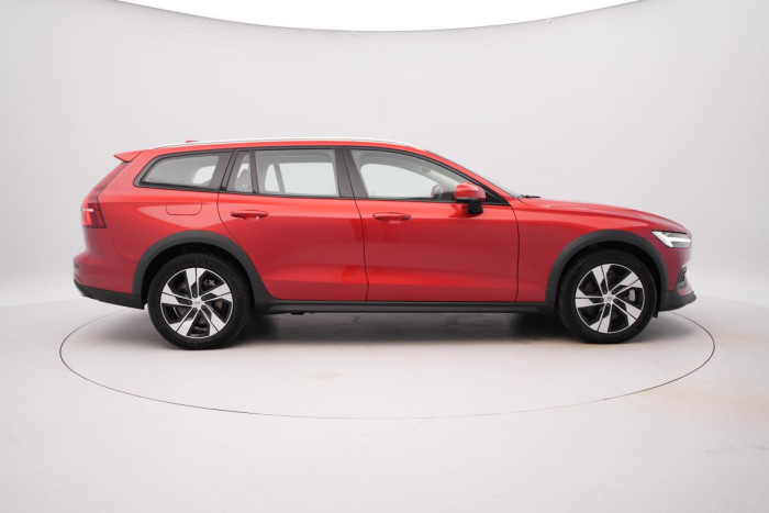 Volvo V60 CC B5 AWD PRO AUT 1.maj. 2.0 CC CC