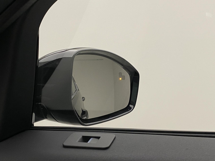 Land Rover Discovery Sport D200 DYNAMIC SE AWD REZERVACE 2.0 d Dynamic SE