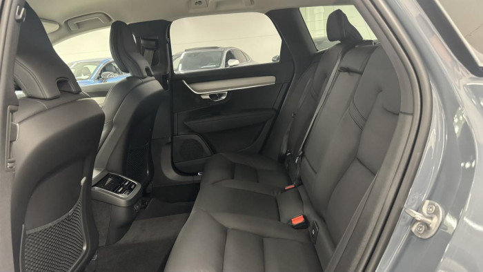 Volvo V90 CROSS COUNTRY B4 AWD REZERVACE