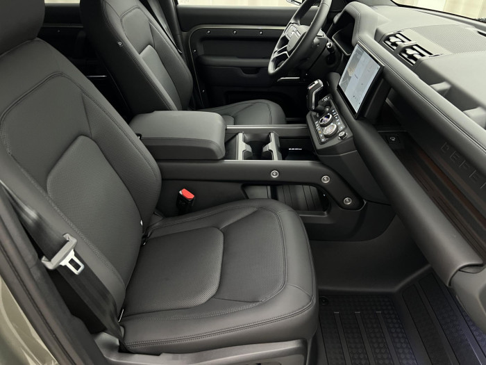 Land Rover Defender 110 D300 X-DYNAMIC SE AWD Aut 3.0 d Dynamic SE