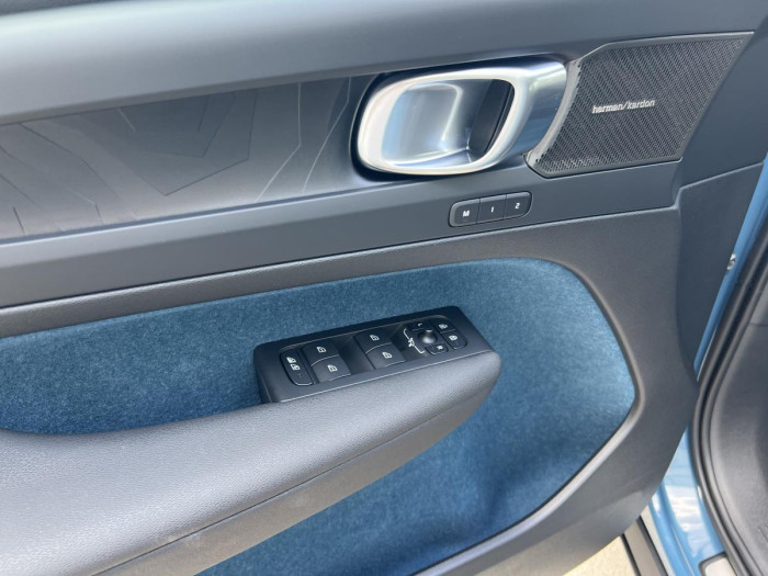 Volvo C40 PURE ELECTRIC RECHARGE Aut