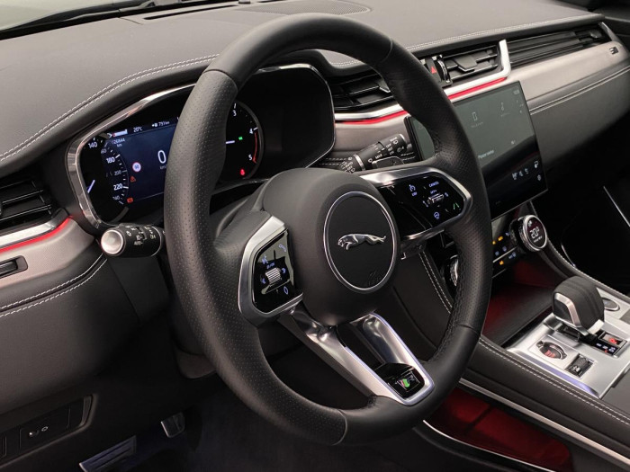 Jaguar F-Pace D200 R-DYNAMIC SE AWD AUT 2.0 d Dynamic SE