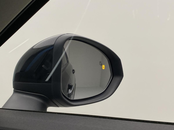 Lynk & Co 01 PHEV DCT AUT REZERVACE