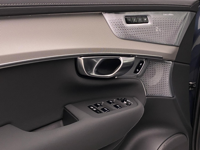 Volvo XC90 B5 AWD BLACK EDITION ULTRA 7 2.0 Edition