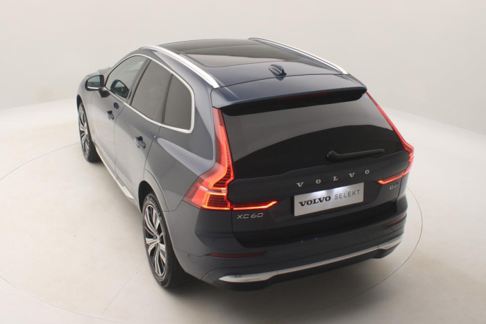 Volvo XC60 B4 AWD ULTIMATE AUT REZERVACE