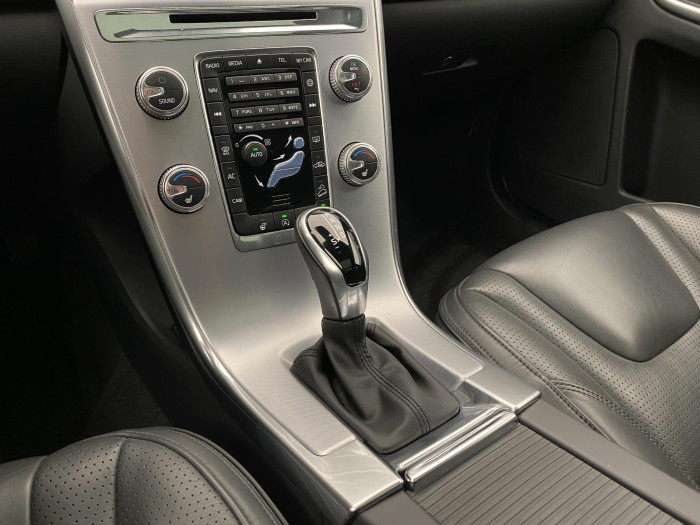 Volvo XC60 D4 AWD SUMMUM AUT 2.4 d Summum