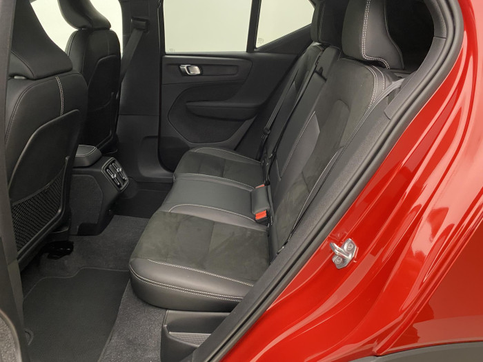 Volvo XC40 B4 AWD R-DESIGN AUT CZ