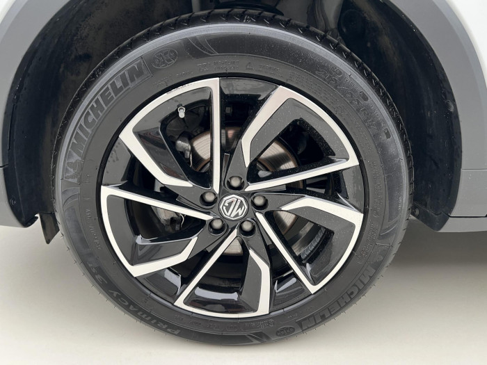 MG ZS 1.0T EXCLUSIVE AUT CZ 1.maj. 1.0 Exclusive
