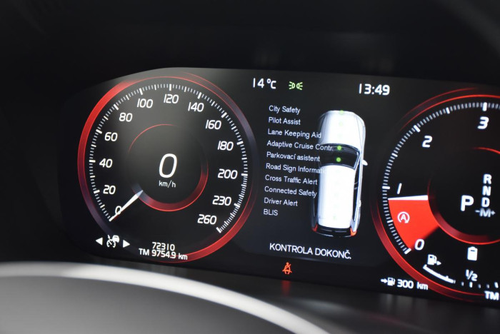 Volvo XC60 B4 AWD MOMENTUM REZERVACE 2.0 Momentum