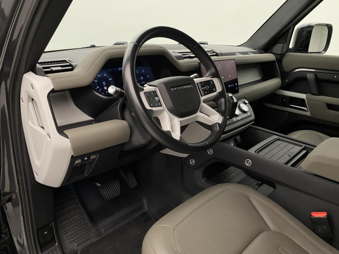 Land Rover Defender 110 D250 SE AWD AUT REZERVACE 3.0 d SE