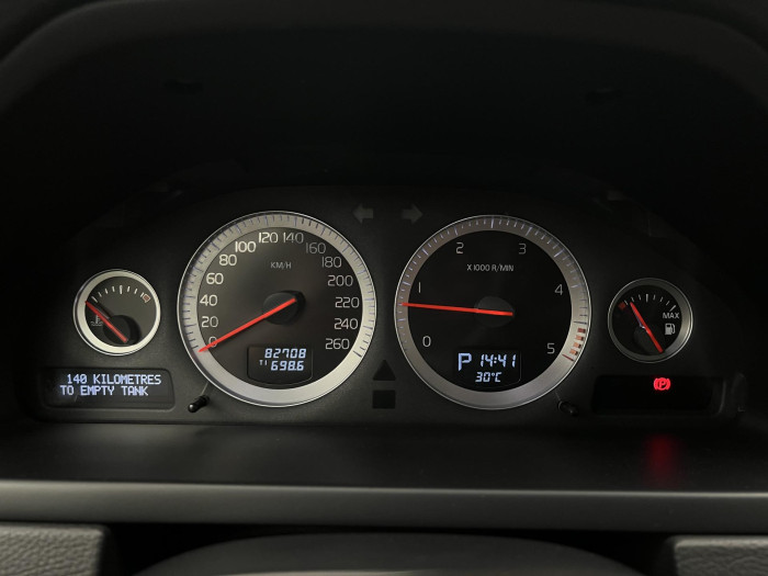 Volvo XC90 D5 AWD SUMMUM 7MÍSTNÁ AUT 2.4 d Summum