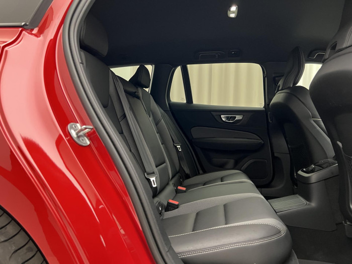 Volvo V60 T6 AWD AUT RECHARGE DARK PLUS
