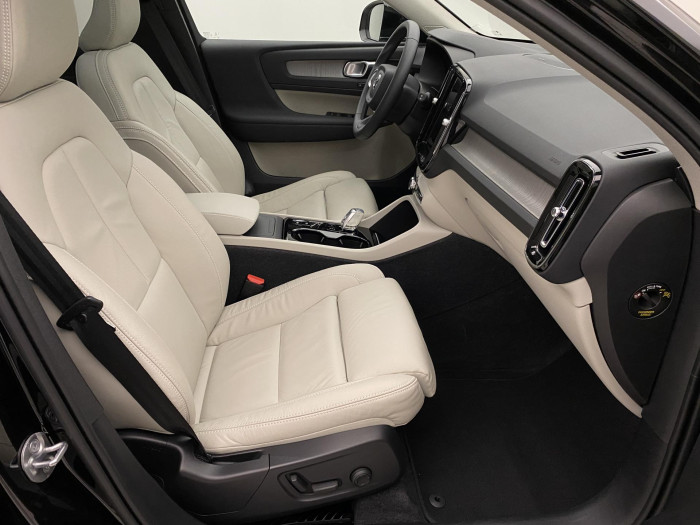 Volvo XC40 B4 AWD ULTIMATE BRIGHT CZ