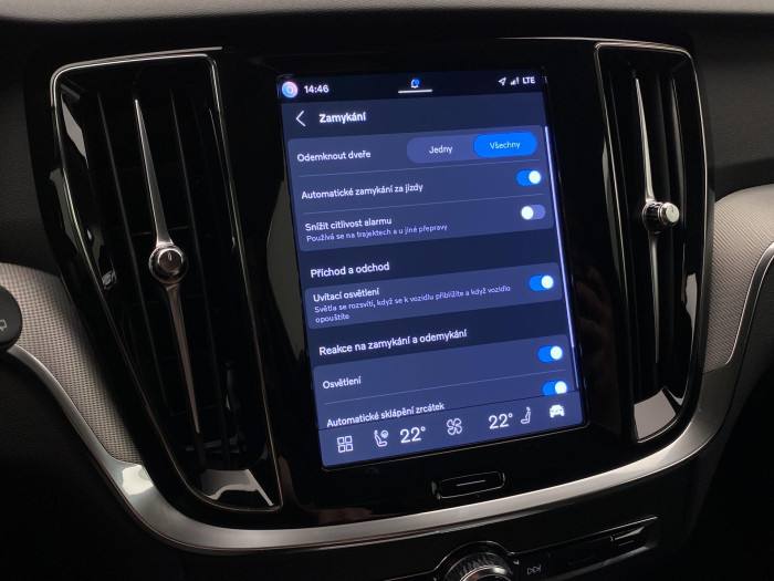 Volvo V60 B4 DARK PLUS AUT CZ