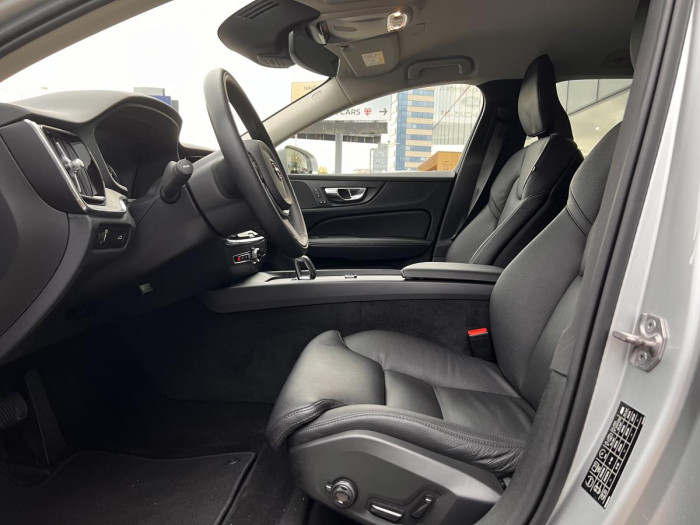 Volvo V60 CROSS COUNTRY B4 AWD Aut 1.maj