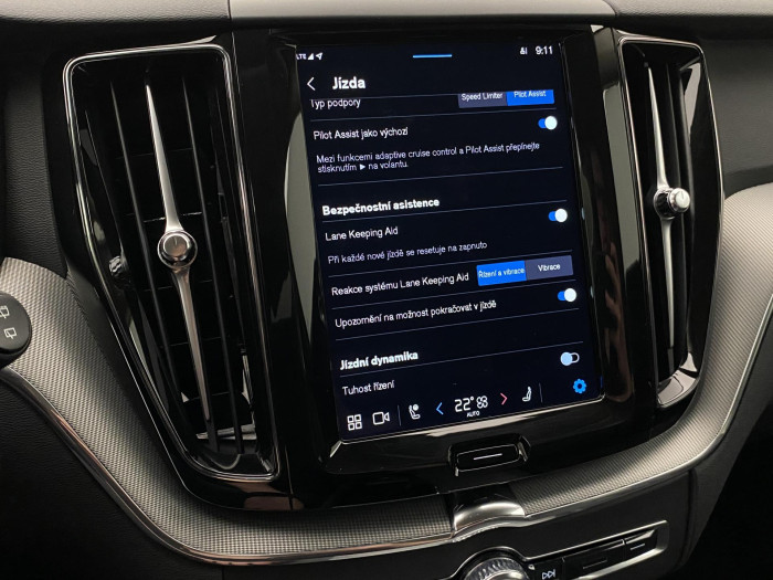 Volvo XC60 B4 AWD PLUS DARK AUT CZ