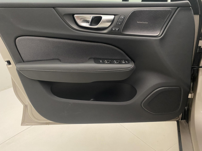 Volvo V60 B4 AUT DARK PLUS