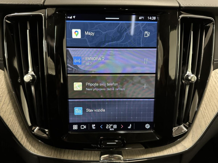 Volvo XC60 B5 AWD PLUS BRIGHT REZERVACE 2.0 Plus