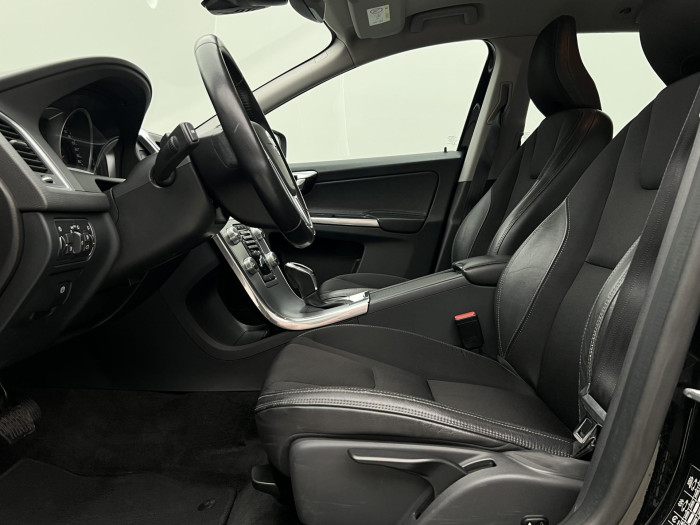 Volvo XC60 D4 AWD MOMENTUM AUT CZ 2.4 d Momentum