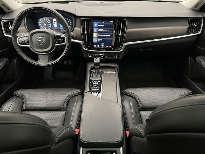 Volvo V90 CC D5 AWD PRO AUT CZ 2.0 d CC CC