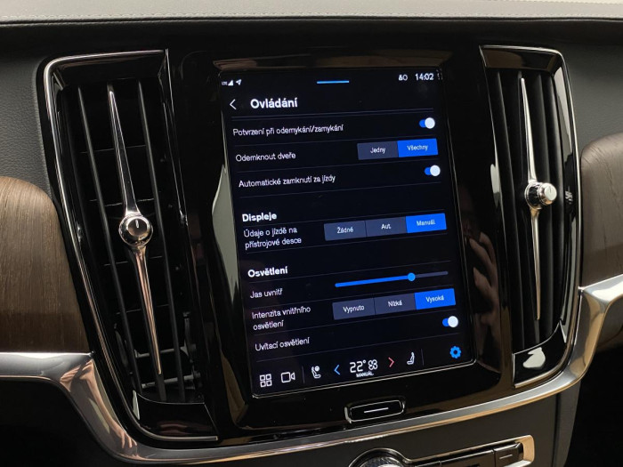 Volvo V90 B4 AWD ULTIMATE AUT REZERVACE