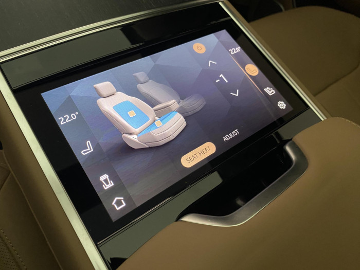 Land Rover Range Rover P550e AUTOBIOGRAPHY SWB