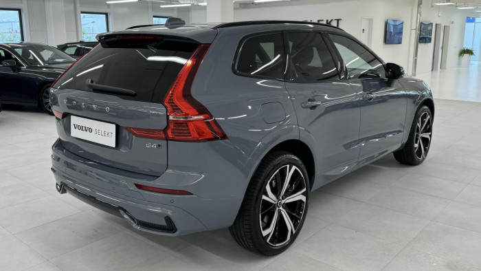 Volvo XC60 B4 AWD PLUS DARK AUT