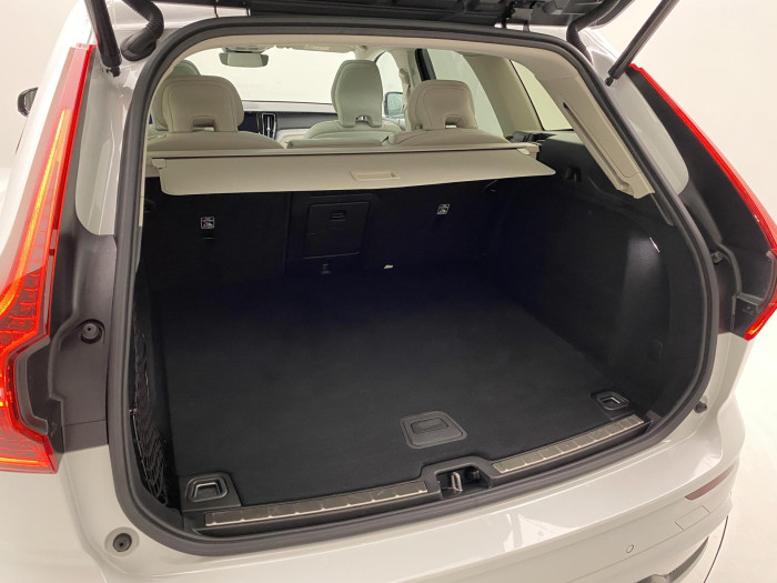 Volvo XC60 T6 AWD PLUG-IN DARK PLUS AUT