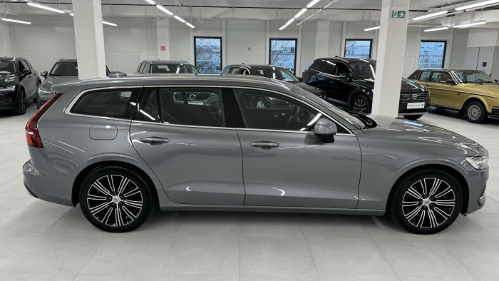 Volvo V60 T6 RECHARGE AWD REZERVACE