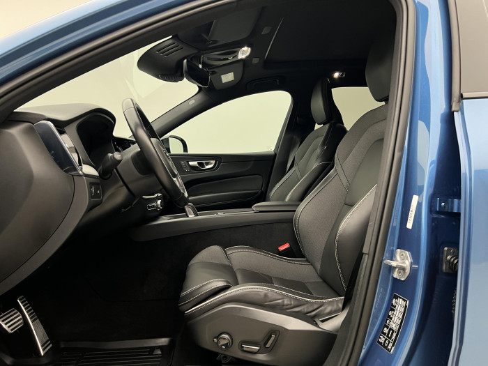 Volvo XC60 B4 AWD R-DESIGN AUT