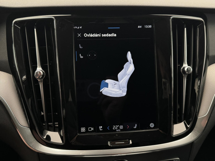 Volvo V60 CC B5 AWD PLUS AUT 1.maj