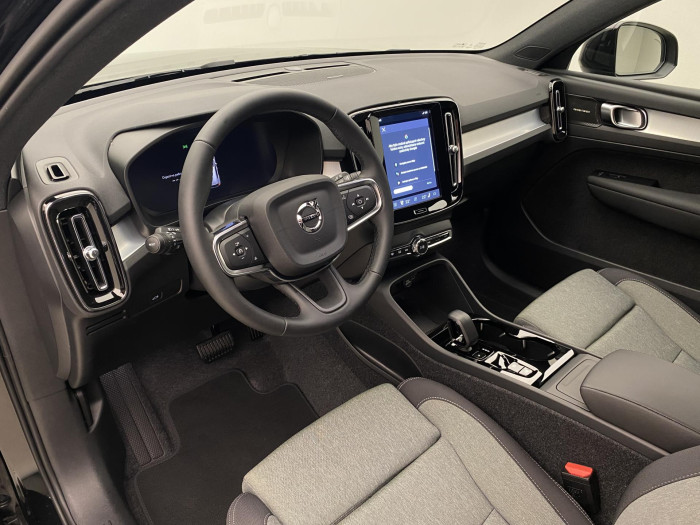 Volvo XC40 B4 AUT PLUS BLACK EDITION