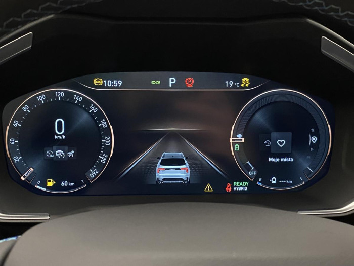 Lynk & Co 01 PHEV DCT AUT 1.maj. REZERVACE