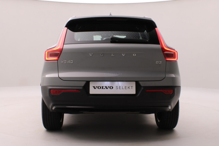 Volvo XC40 B3 DARK PLUS AUT CZ