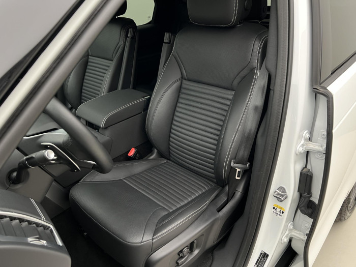 Land Rover Discovery D250 DYNAMIC SE AWD AUT CZ 3.0 d Dynamic SE