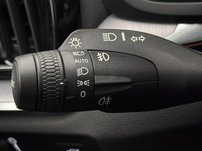 Volvo V60 B4 MOMENTUM PRO AUT 2.0 Momentum